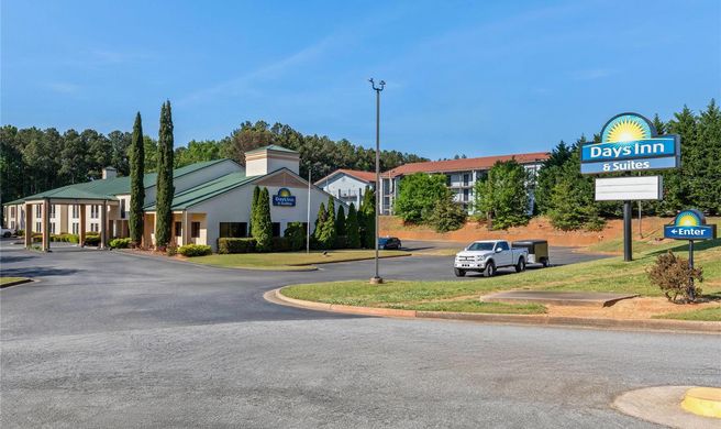 Days Inn & Suites Norcross/Atlanta NE Exterior