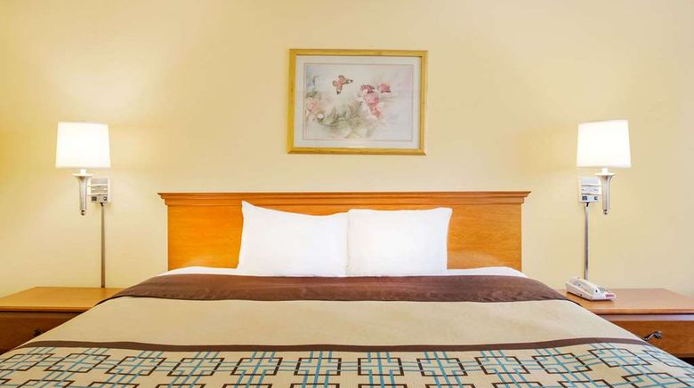 <b>Days Inn St. George Room</b>. Images powered by <a href="https://iceportal.shijigroup.com/" title="IcePortal" target="_blank">IcePortal</a>.