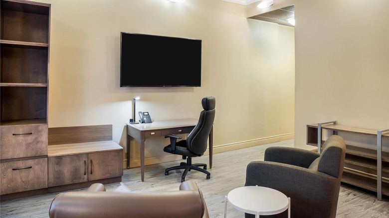 <b>Days Inn Berthierville Suite</b>. Images powered by <a href="https://iceportal.shijigroup.com/" title="IcePortal" target="_blank">IcePortal</a>.