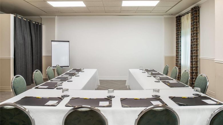 <b>Days Inn Berthierville Meeting</b>. Images powered by <a href="https://iceportal.shijigroup.com/" title="IcePortal" target="_blank">IcePortal</a>.