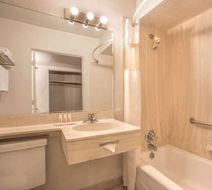 Howard Johnson Phoenix Arpt/Dtwn Area Room