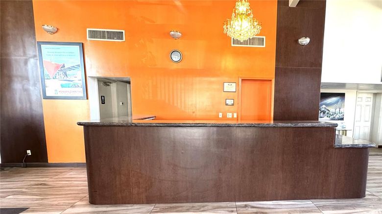 <b>Howard Johnson Phoenix Arpt/Dtwn Area Lobby</b>. Images powered by <a href="https://iceportal.shijigroup.com/" title="IcePortal" target="_blank">IcePortal</a>.