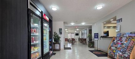 Super 8 Fountain Lobby