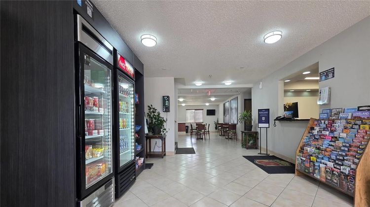 Super 8 Fountain Lobby