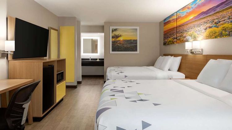 Days Inn Covington Room