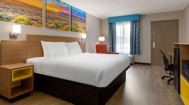 <b>Days Inn Covington Room</b>. Images powered by <a href="https://iceportal.shijigroup.com/" title="IcePortal" target="_blank">IcePortal</a>.
