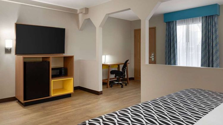 Days Inn Covington Suite