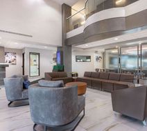 Wingate by Wyndham Tinley Park Lobby