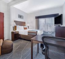 Wingate by Wyndham Tinley Park Room