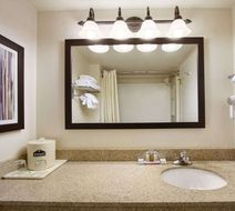 Wingate by Wyndham Chattanooga Room