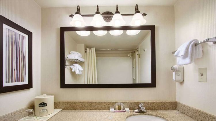 Wingate by Wyndham Chattanooga Room