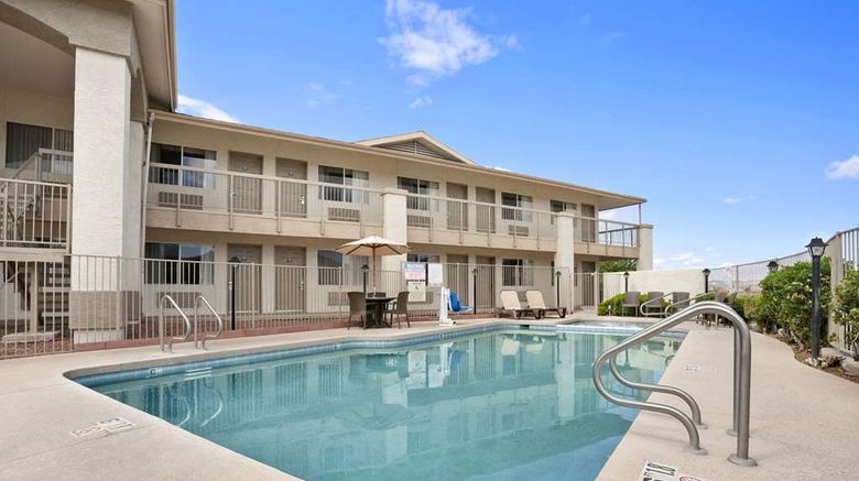 <b>Days Inn Globe Pool</b>. Images powered by <a href="https://iceportal.shijigroup.com/" title="IcePortal" target="_blank">IcePortal</a>.