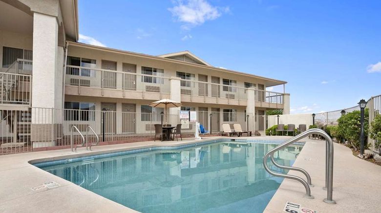 <b>Days Inn Globe Pool</b>. Images powered by <a href="https://iceportal.shijigroup.com/" title="IcePortal" target="_blank">IcePortal</a>.