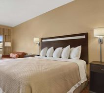 Days Inn Globe Room