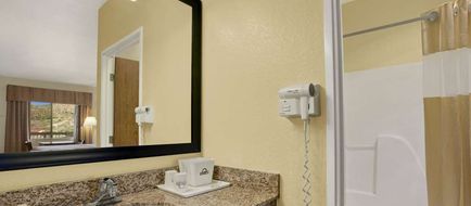 Days Inn Globe Room