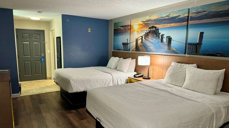 <b>Days Inn Sarasota Siesta Key Room</b>. Images powered by <a href="https://iceportal.shijigroup.com/" title="IcePortal" target="_blank">IcePortal</a>.