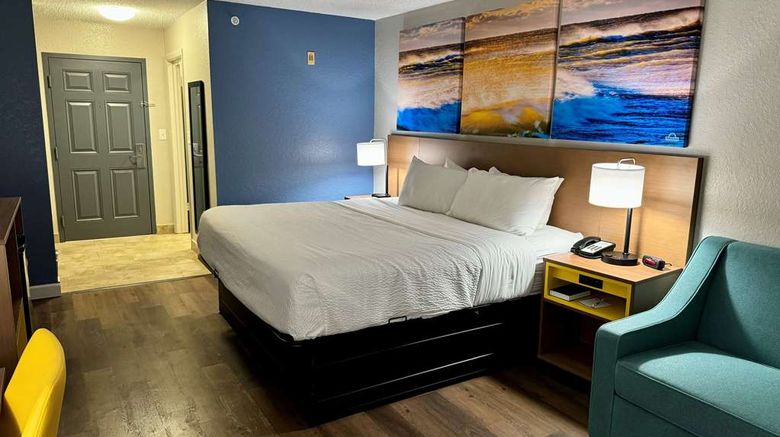 <b>Days Inn Sarasota Siesta Key Room</b>. Images powered by <a href="https://iceportal.shijigroup.com/" title="IcePortal" target="_blank">IcePortal</a>.