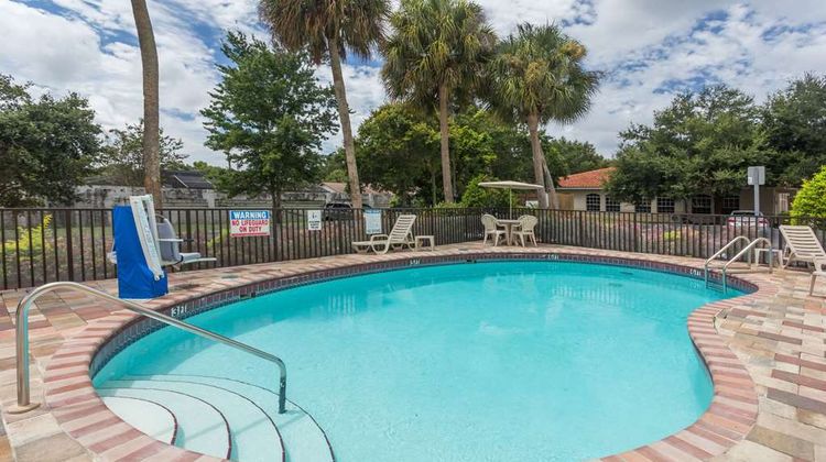 Days Inn Sarasota Siesta Key Pool
