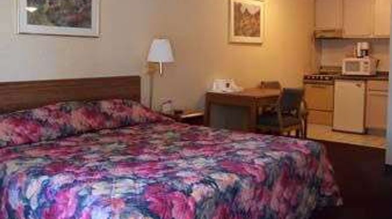 <b>Knights Inn Rossford Toledo South Room</b>. Images powered by <a href="https://iceportal.shijigroup.com/" title="IcePortal" target="_blank">IcePortal</a>.