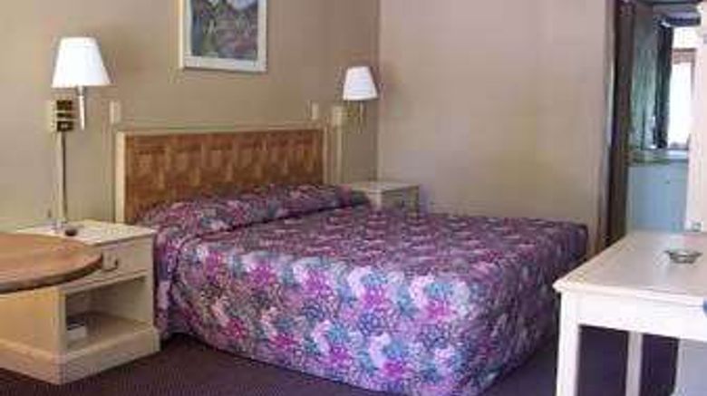 <b>Knights Inn Rossford Toledo South Room</b>. Images powered by <a href="https://iceportal.shijigroup.com/" title="IcePortal" target="_blank">IcePortal</a>.