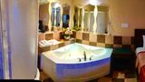<b>Knights Inn Philadelphia Area/Trevose Pool</b>. Virtual Tours powered by <a href="https://iceportal.shijigroup.com/" title="IcePortal" target="_blank">IcePortal</a>.