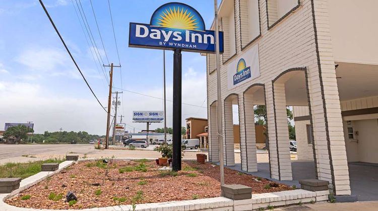 Days Inn Kenedy Exterior