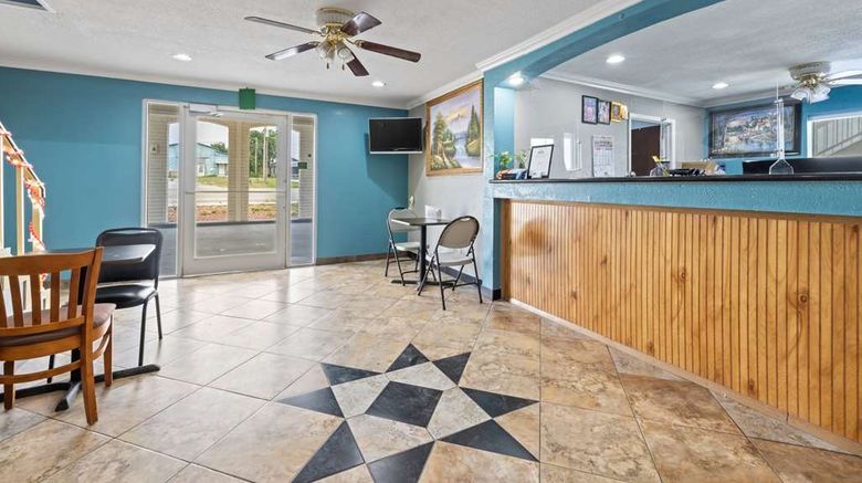 <b>Days Inn Kenedy Lobby</b>. Images powered by <a href="https://iceportal.shijigroup.com/" title="IcePortal" target="_blank">IcePortal</a>.