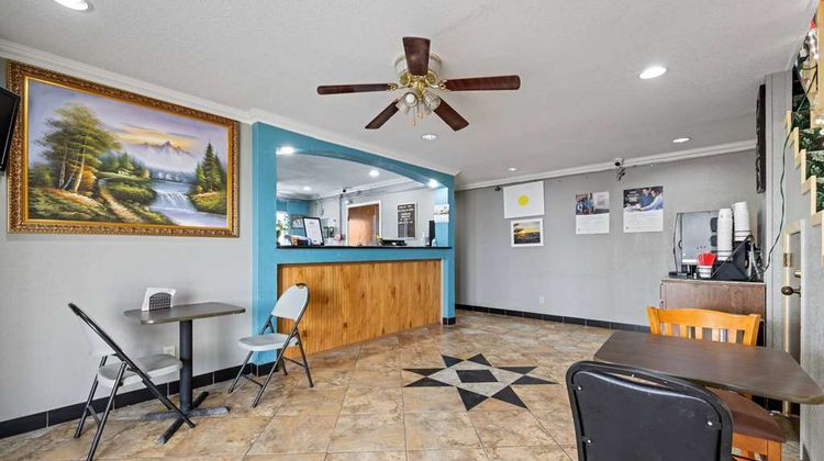 Days Inn Kenedy Lobby