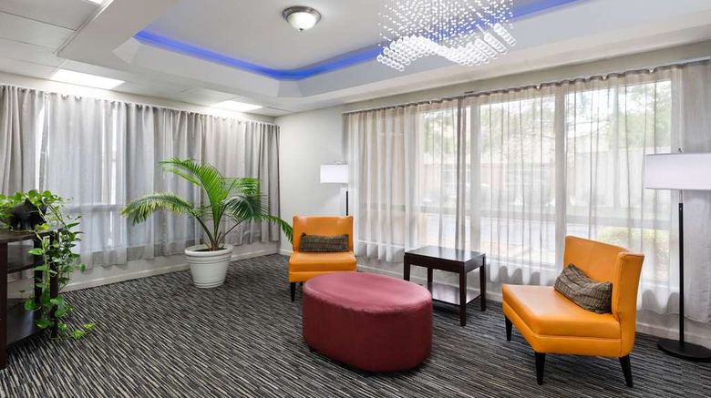 <b>Days Inn Clarksville North Lobby</b>. Images powered by <a href="https://iceportal.shijigroup.com/" title="IcePortal" target="_blank">IcePortal</a>.