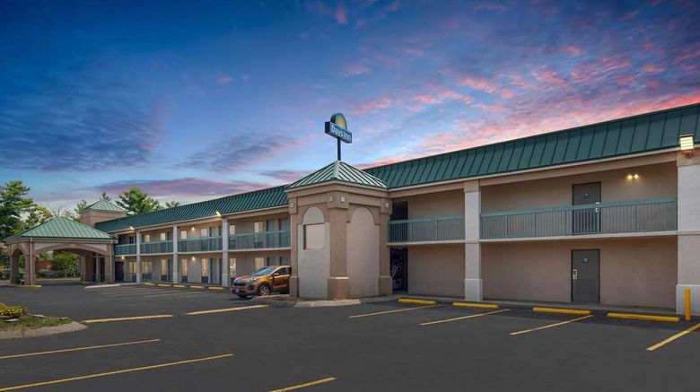 <b>Days Inn Clarksville North Exterior</b>. Images powered by <a href="https://iceportal.shijigroup.com/" title="IcePortal" target="_blank">IcePortal</a>.