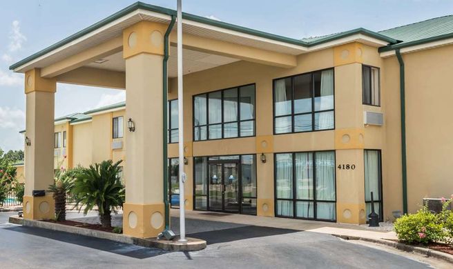 Days Inn Montgomery Exterior