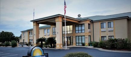 Days Inn Montgomery Exterior