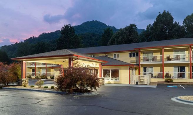 Ramada Limited Maggie Valley Exterior
