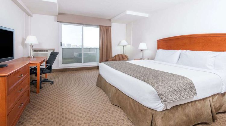 Ramada Edmonton South Room