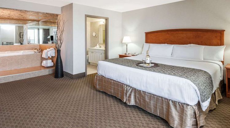 Ramada Edmonton South Suite