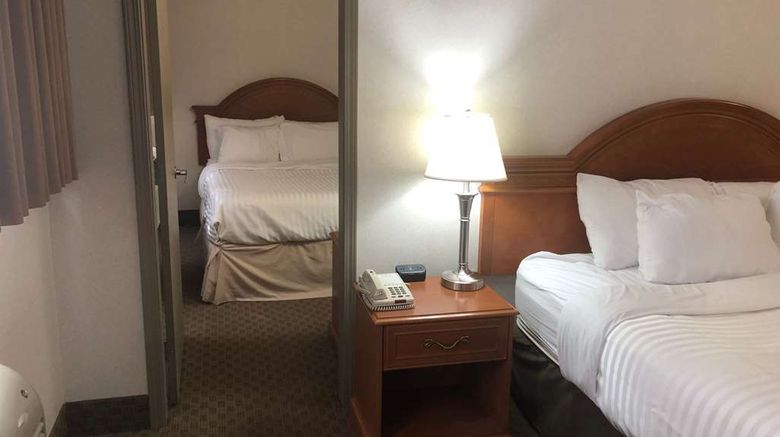 <b>Ramada Edmonton South Room</b>. Images powered by <a href="https://iceportal.shijigroup.com/" title="IcePortal" target="_blank">IcePortal</a>.