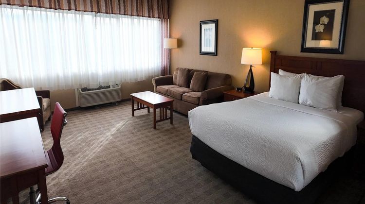 Ramada Kelowna Hotel & Conference Centre Room