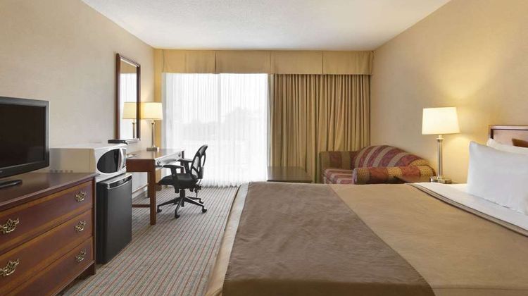 Ramada Belleville Harbourview Conf Ctr Room