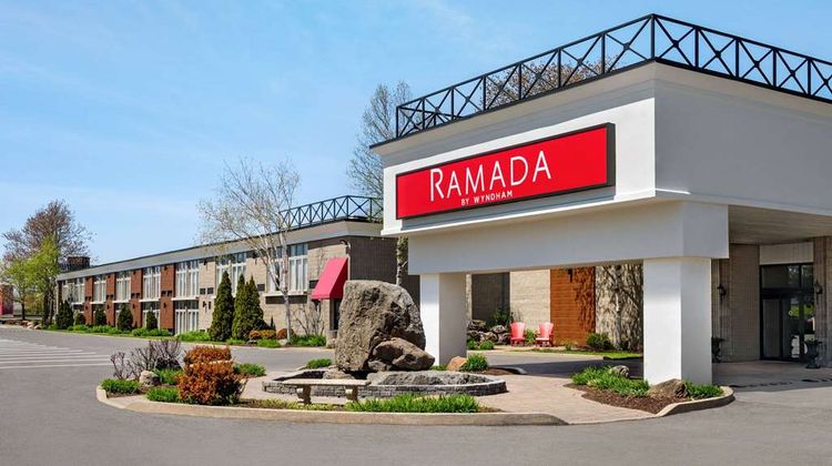 Ramada Cornwall Exterior