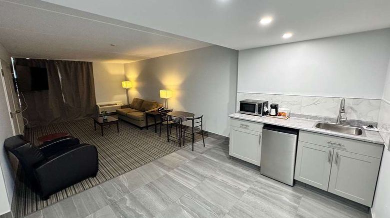 <b>Ramada London Room</b>. Images powered by <a href="https://iceportal.shijigroup.com/" title="IcePortal" target="_blank">IcePortal</a>.