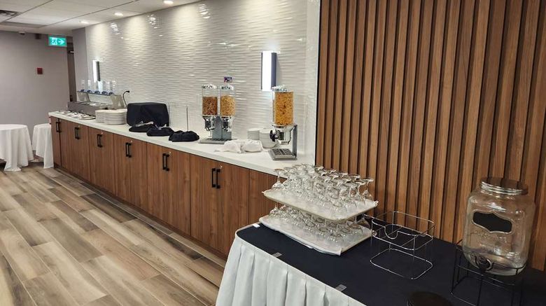 <b>Ramada London Meeting</b>. Images powered by <a href="https://iceportal.shijigroup.com/" title="IcePortal" target="_blank">IcePortal</a>.