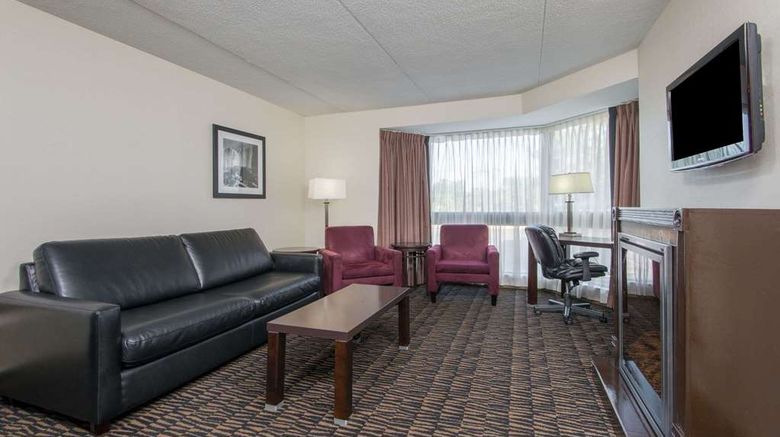 <b>Ramada Plaza Niagara Falls Suite</b>. Images powered by <a href="https://iceportal.shijigroup.com/" title="IcePortal" target="_blank">IcePortal</a>.