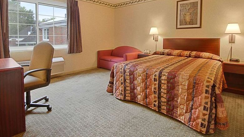 <b>Days Inn Cleveland Lakewood Room</b>. Images powered by <a href="https://iceportal.shijigroup.com/" title="IcePortal" target="_blank">IcePortal</a>.
