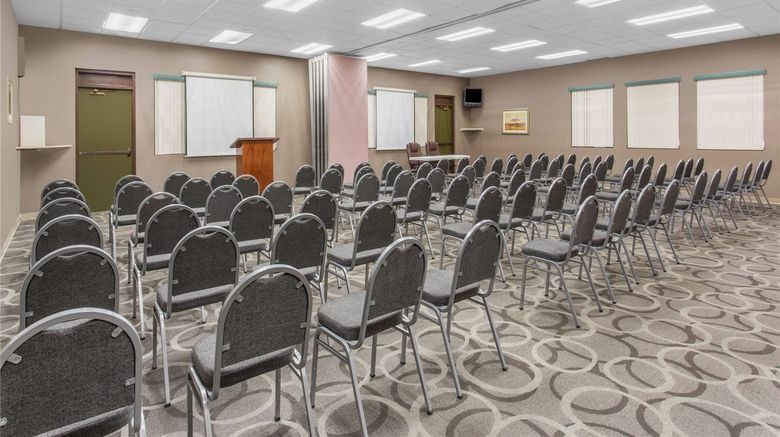 <b>Howard Johnson Inn - Ocala Meeting</b>. Images powered by <a href="https://iceportal.shijigroup.com/" title="IcePortal" target="_blank">IcePortal</a>.