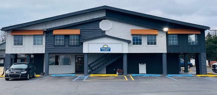 Days Inn & Suites by Wyndham Port Huron Exterior