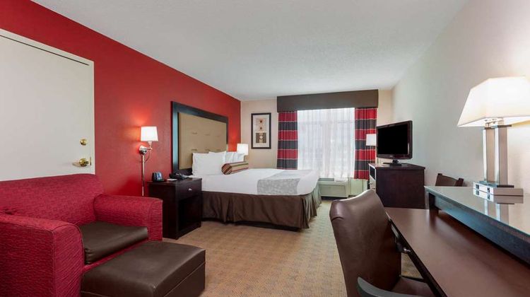 Wingate by Wyndham Macon Room