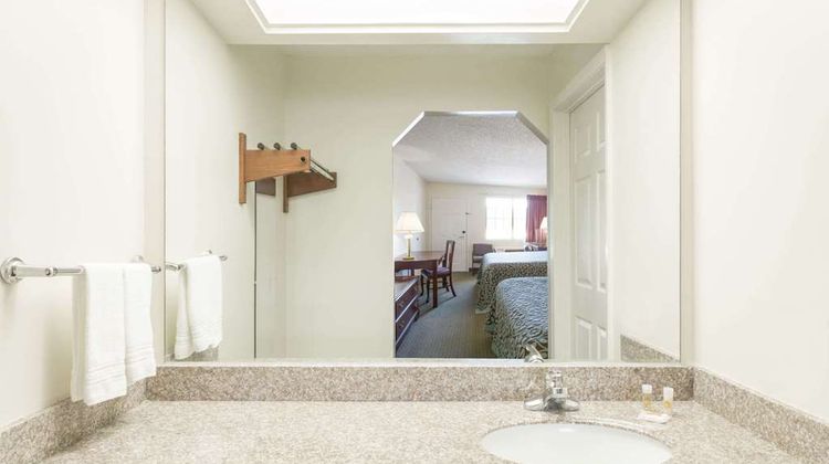 Days Inn Picayune Room