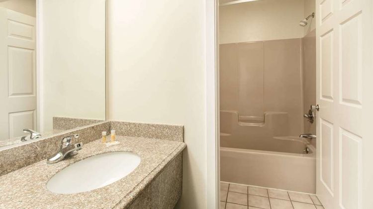 Days Inn Picayune Room