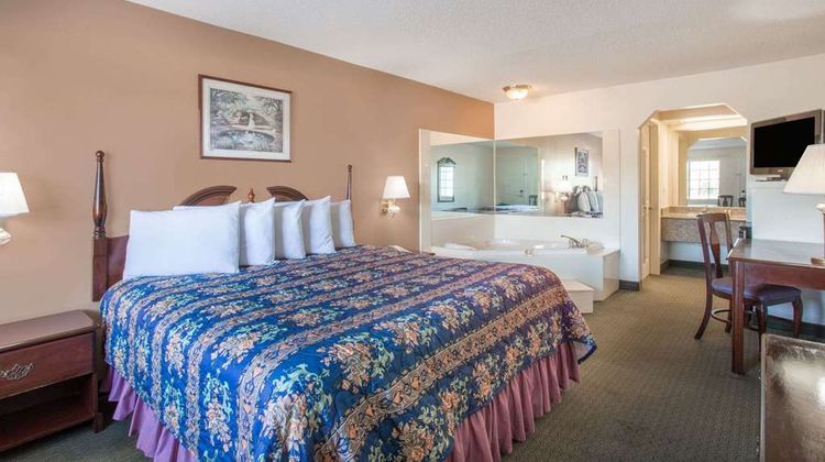 Days Inn Picayune Suite
