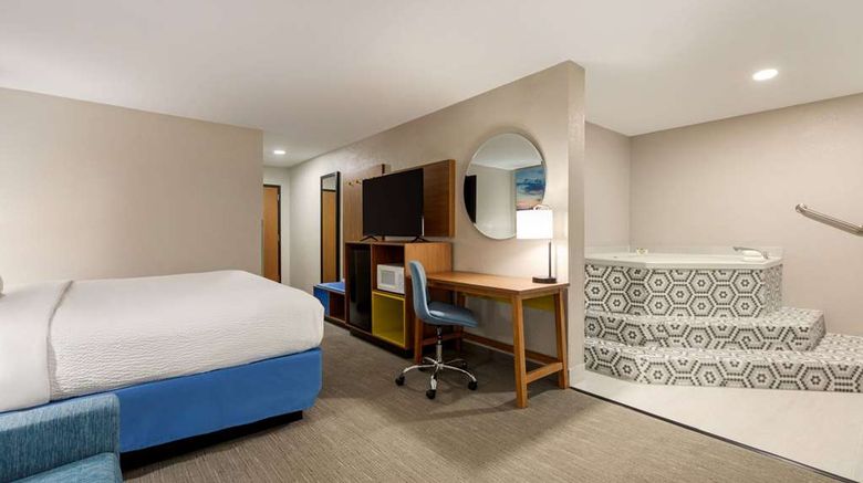<b>Days Inn Hillsboro Suite</b>. Images powered by <a href="https://iceportal.shijigroup.com/" title="IcePortal" target="_blank">IcePortal</a>.